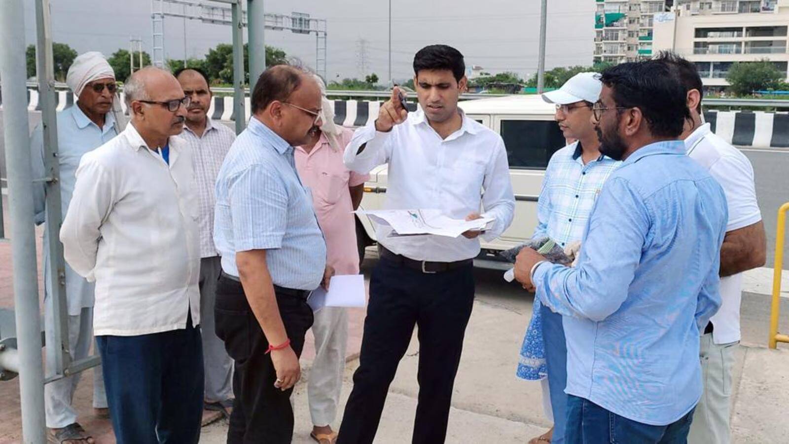 Gurugram DC Inspects Proposed ISBT Land Site on Dwarka Expressway