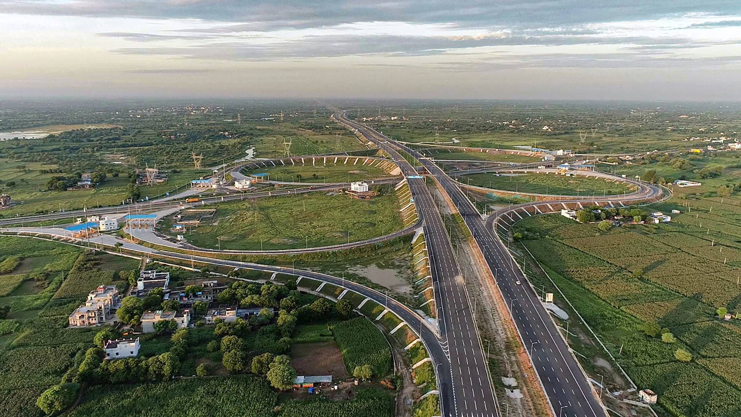 Delhi-Mumbai Expressway to Be Ready by October 2025 Nitin Gadkari